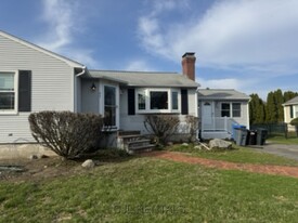 31 Whittier Ave in Waltham, MA - Building Photo