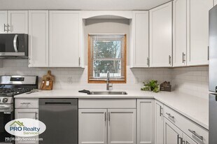 1755 Oakwood Dr in Shoreview, MN - Building Photo