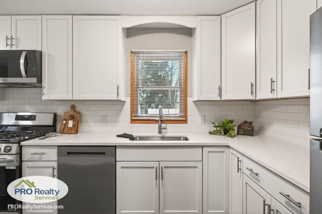 property at 1755 Oakwood Dr