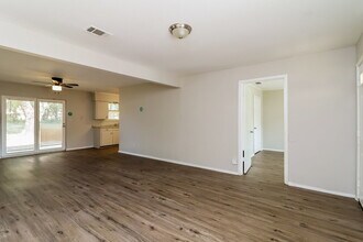 516 Elizabeth Ln in Mansfield, TX - Building Photo - Building Photo