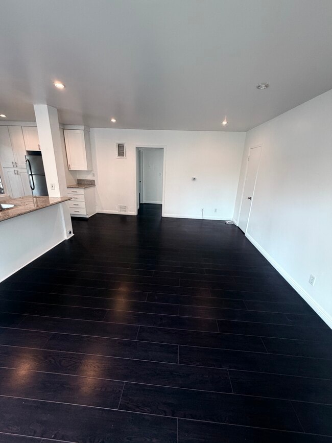 123 S St Andrews Pl, Unit #20 in Los Angeles, CA - Foto de edificio - Building Photo