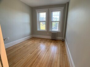 1161 Commonwealth Avenue, Unit 3 in Boston, MA - Foto de edificio - Building Photo