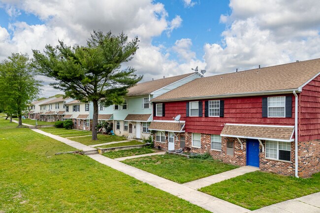 Absecon Townhomes at California Hill in Absecon, NJ - Building Photo - Building Photo