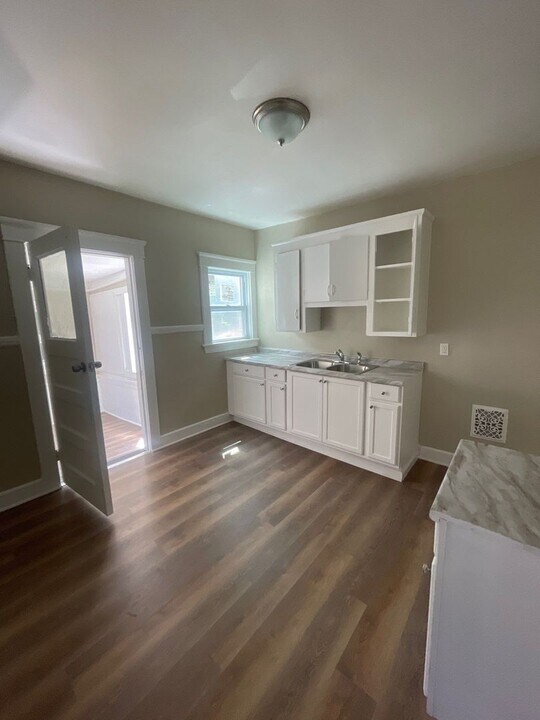 381 E 152nd St in Cleveland, OH - Building Photo