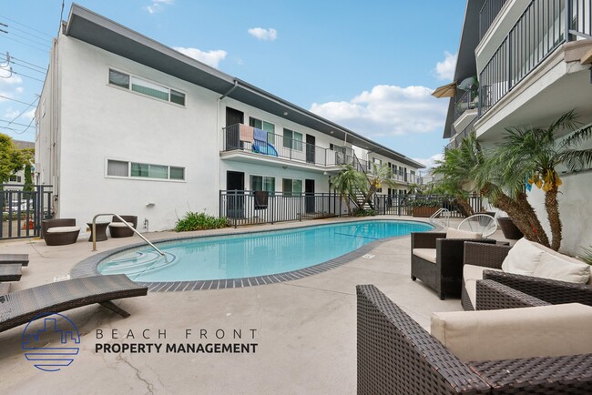 Newport Terrace Apartments in Newport Beach, CA - Building Photo - Building Photo