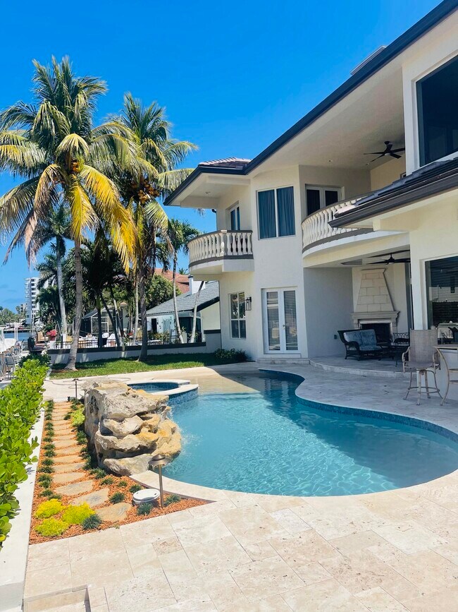 945 Cypress Dr in Delray Beach, FL - Building Photo - Building Photo