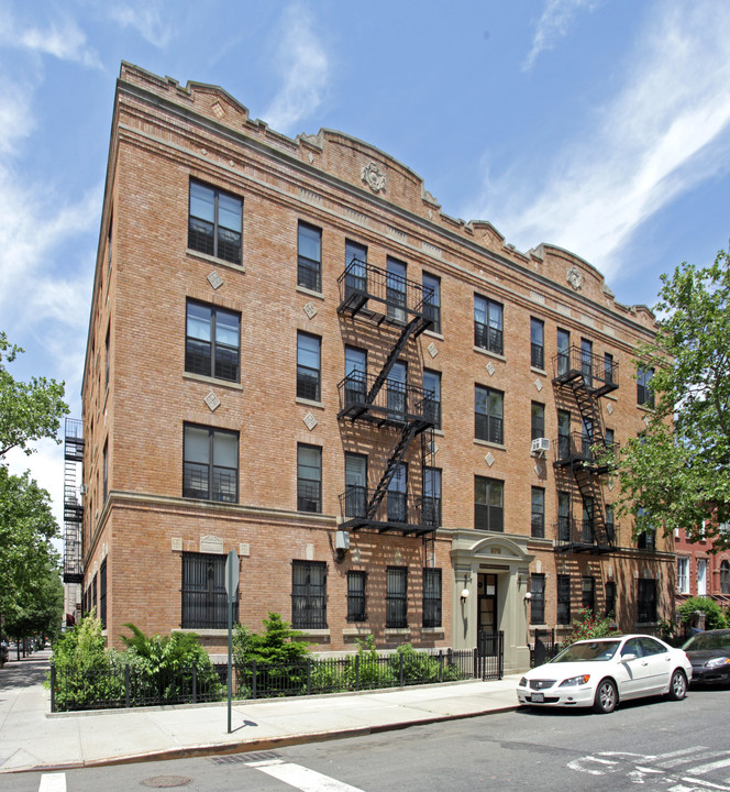 575 Hancock St in Brooklyn, NY - Building Photo