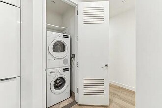 20 Wall St, Unit 2902 in New York, NY - Building Photo - Building Photo