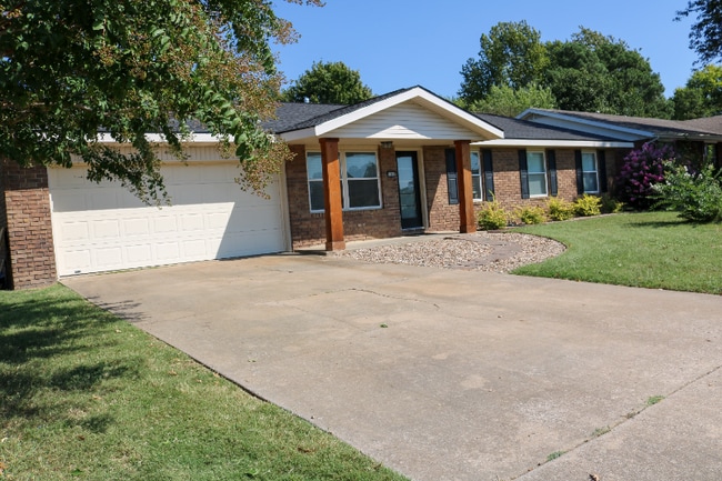 4008 Watkins Ave in Springdale, AR - Building Photo - Building Photo