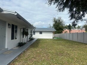 6109 SW 30th St, Unit Miramar #4 in Miramar, FL - Foto de edificio - Building Photo
