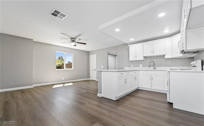 308 Eastminister Ct in Henderson, NV - Building Photo - Building Photo