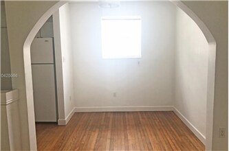 1561 West Ave-Unit -1 in Miami Beach, FL - Foto de edificio - Building Photo