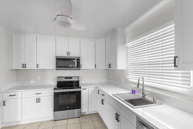 6532 Sutter Ave in Carmichael, CA - Building Photo - Building Photo