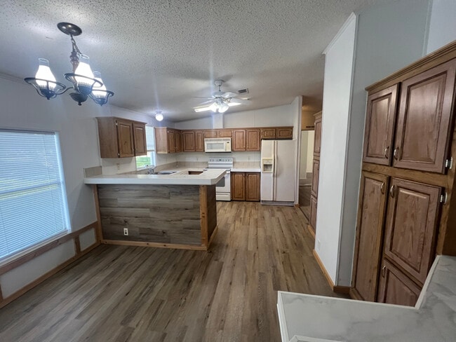 10529 South Bay Lake Rd in Groveland, FL - Building Photo - Building Photo