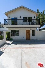 23906 Darbun Dr in Santa Clarita, CA - Building Photo - Building Photo