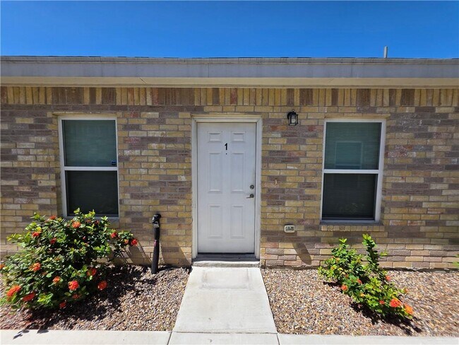 5005 N Hiawatha Dr in Pharr, TX - Building Photo - Building Photo