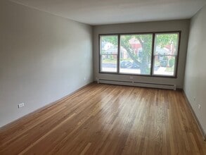 1334 Woodview Ln, Unit 2E in Glenview, IL - Building Photo - Building Photo