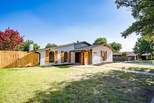 5000 Brandenburg Ln in The Colony, TX - Building Photo