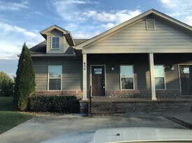 658 Cooper Square in Cookeville, TN - Building Photo