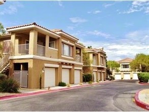 Bella Vista Condominiums in Henderson, NV - Building Photo - Building Photo