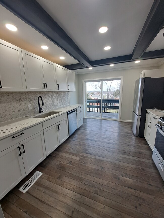 223 Columbia Dr in Aliquippa, PA - Building Photo - Building Photo