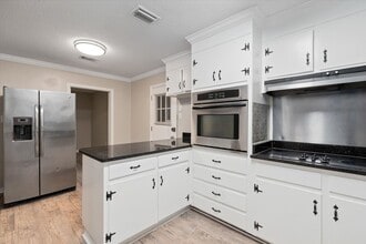 2951 Yorkwood Rd E in Mobile, AL - Building Photo - Building Photo