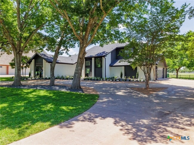 property at 3415 Chisholm Trail