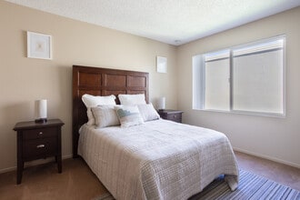 Palm Terrace Condominium Rentals in Concord, CA - Building Photo - Interior Photo