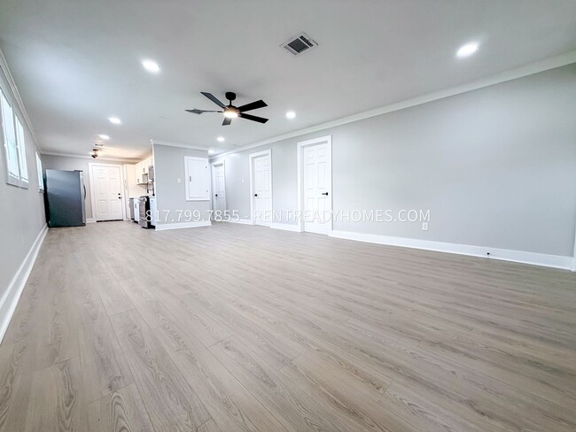 2418 Kingsdale Dr in Deer Park, TX - Building Photo - Building Photo