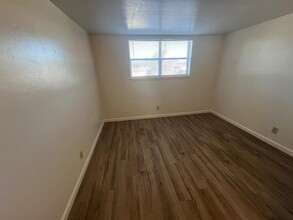 8328 Comanche Rd NE-Unit -Apt 12 in Albuquerque, NM - Building Photo - Building Photo