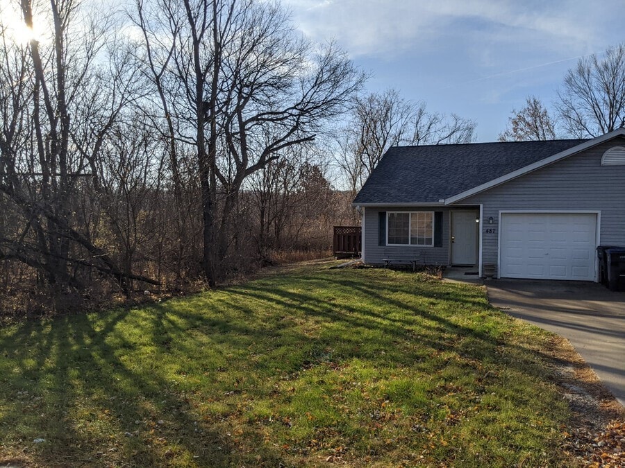 487 W Prairie St in Endeavor, WI - Building Photo