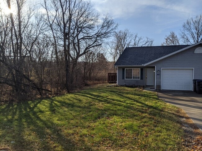 property at 487 W Prairie St