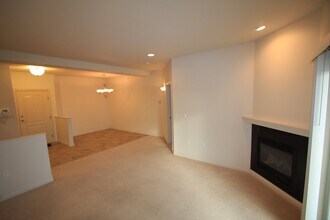 6942 Meadow St in Anchorage, AK - Building Photo - Building Photo