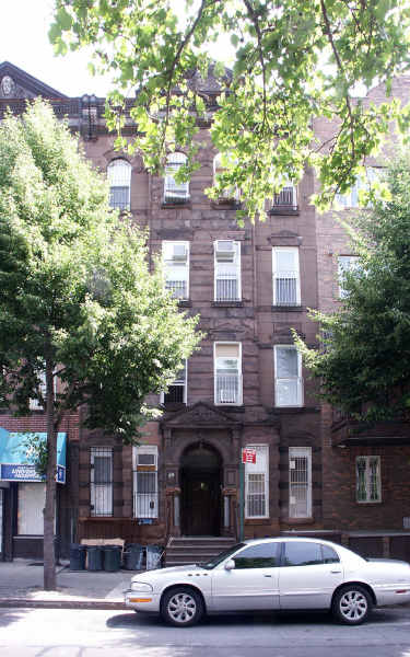 667-669 Bedford Ave in Brooklyn, NY - Building Photo