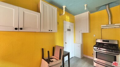 5161 S Vermont Ave in Los Angeles, CA - Building Photo - Building Photo