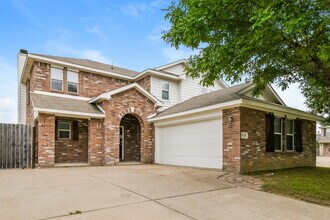 5328 Nueces Ln in Grand Prairie, TX - Building Photo - Building Photo