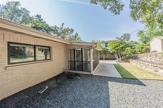 1034 Tipperary Dr in Dallas, TX - Building Photo - Building Photo