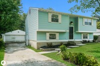 8715 Running Fox Cir in Louisville, KY - Building Photo - Building Photo