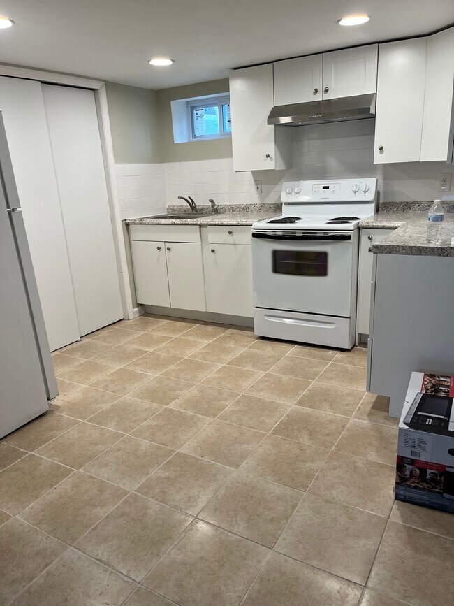 1238 Brookdale Ave Apartments and Nearby Bay Shore Apartments For Rent