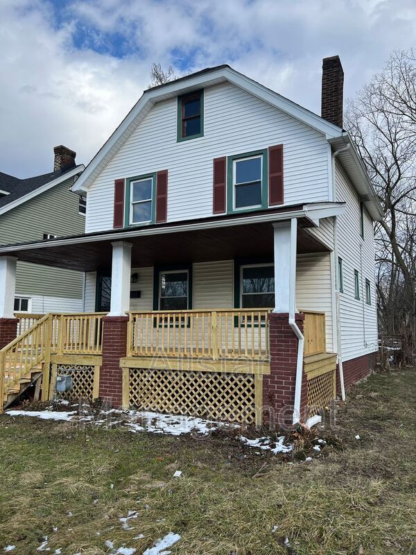 property at 3467 E 125th St