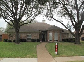 4445 Jenning Dr in Plano, TX - Building Photo