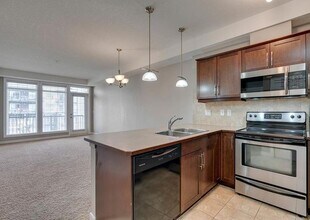 15304 Bannister Rd SE in Calgary, AB - Building Photo - Building Photo