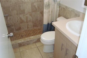 201 NE 1st Ct-Unit -1G in Dania Beach, FL - Building Photo - Building Photo