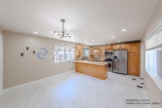 9219 Geyser Ave in Los Angeles, CA - Foto de edificio - Building Photo