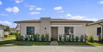 Havens at Central Park | Apartments & Townhomes in Port St. Lucie, FL - Building Photo