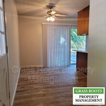 5742 Craig St in Loomis, CA - Foto de edificio - Building Photo