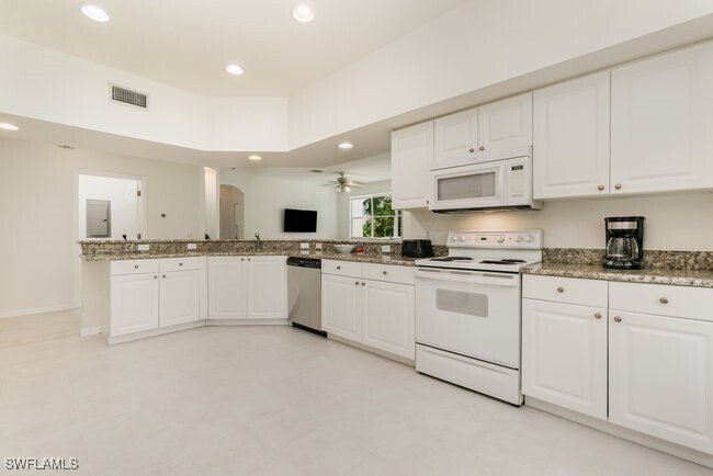 property at 9021 Las Maderas Dr