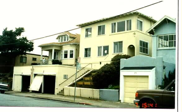 272-274 38th St in Oakland, CA - Foto de edificio - Building Photo