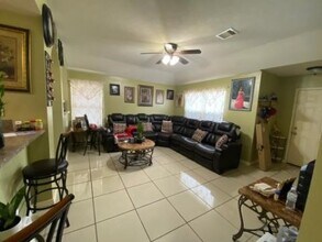 2634 Sockeye Dr in Houston, TX - Foto de edificio - Building Photo