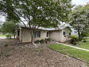 5623 Granger Pl in San Antonio, TX - Building Photo - Building Photo